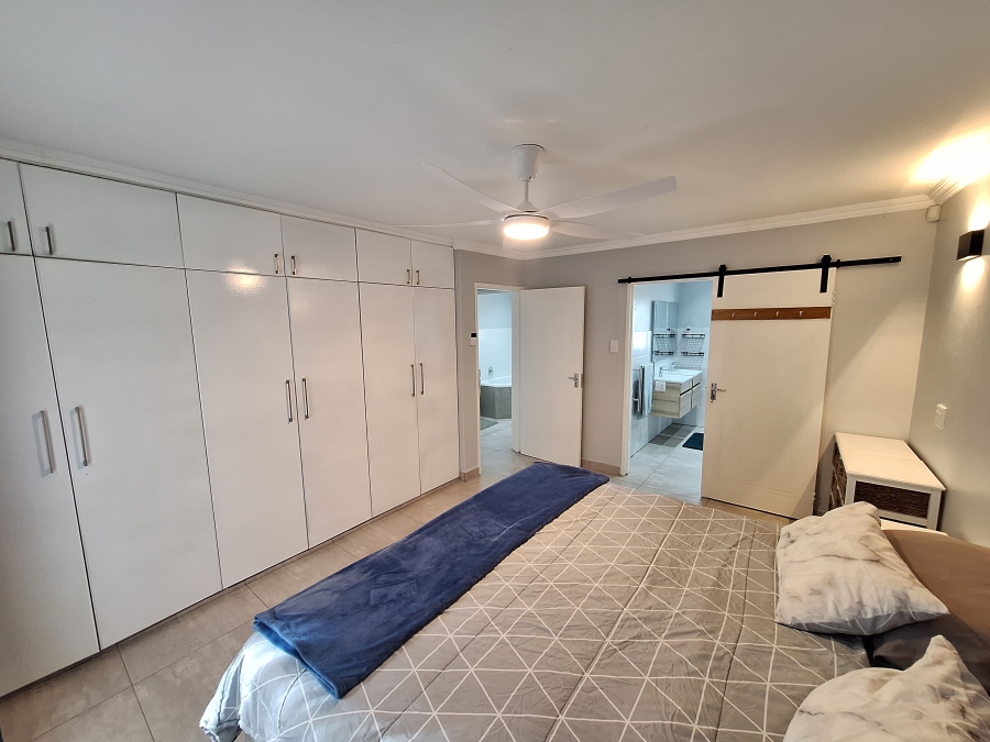 4 Bedroom Property for Sale in Wavecrest Eastern Cape